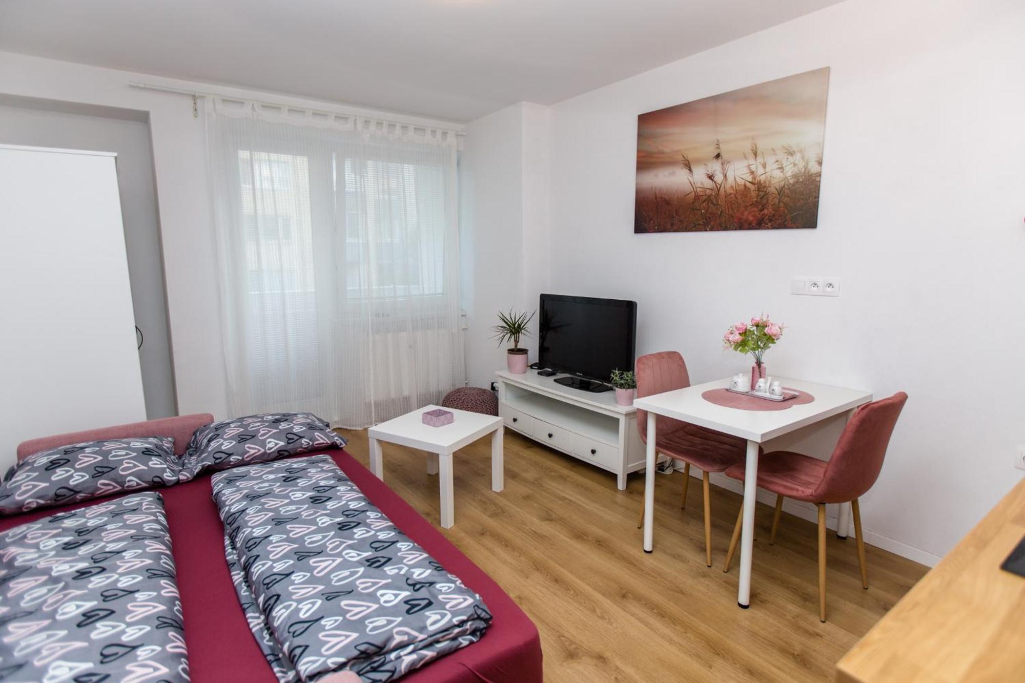 Apartment Near The Ondrej Nepela Winter Stadium Bratislava Exterior photo