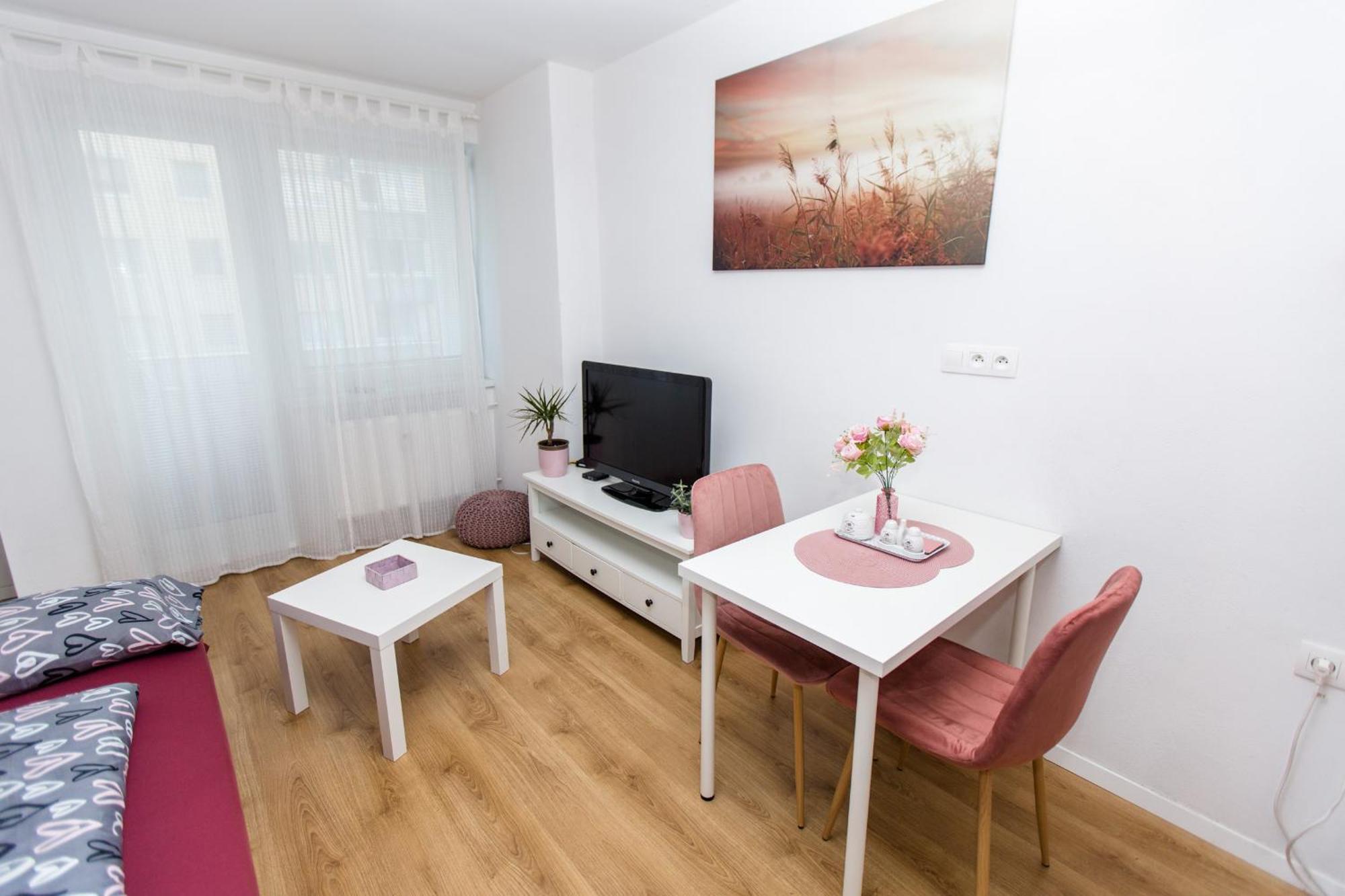 Apartment Near The Ondrej Nepela Winter Stadium Bratislava Exterior photo